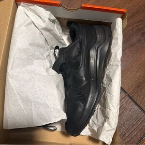 NIKE COSMIC RUNNER YOUTH BOYS Sz